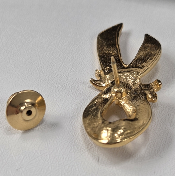 Vintage 90s Avon Goldtone Enamel Pink Breast Cancer Rose Ribbon Pin - Picture 4 of 7